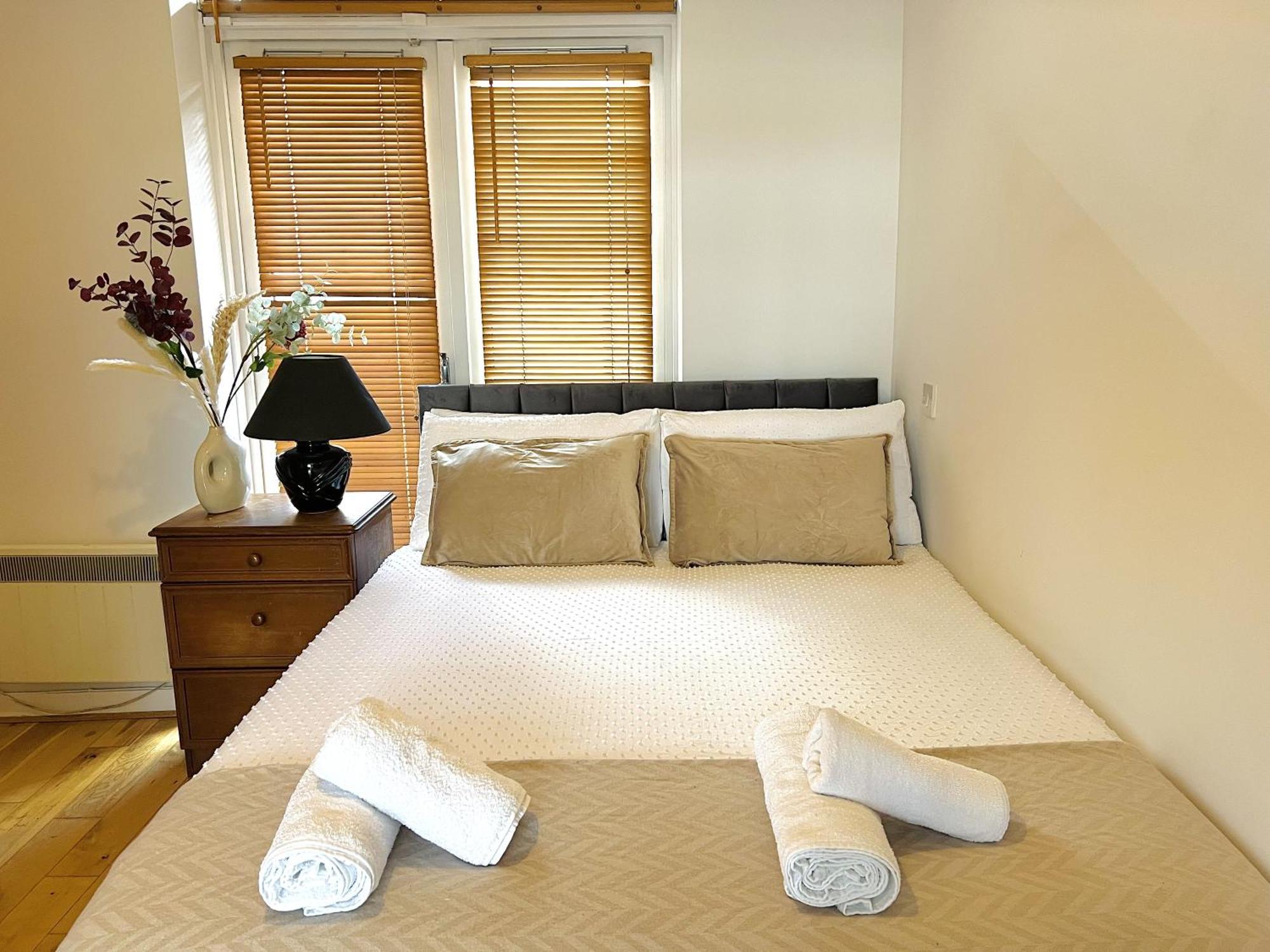 Cosy River View Flat At Temple Bar Dublin Exterior foto